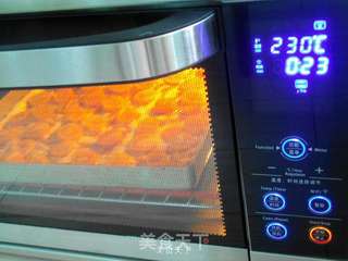 BBQ鸡肉核桃披萨的做法步骤:12