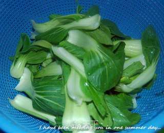 草菇油菜的做法步骤：2