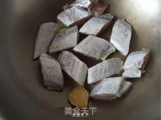 【干煎带鱼】的做法步骤:4