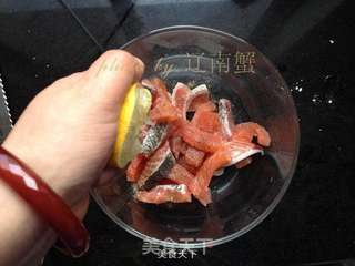 脆炸三文鱼的做法步骤:2