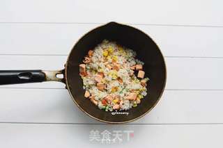 三文鱼炒饭的做法步骤:6