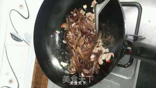 #木耳青椒炒肉片的做法图解5