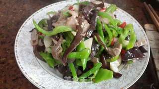 木耳青椒炒肉片的做法步骤:6