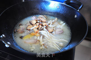 #美味松茸柴鸡汤的做法图解15