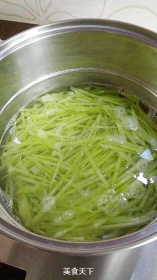 橄榄菜拌莴笋的做法步骤：4