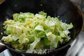 清炒圆白菜的做法步骤:4