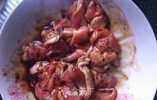 香菇滑鸡煲仔饭的做法步骤：3
