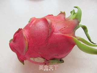简单冷饮好味道---火龙果奶昔的做法步骤：1
