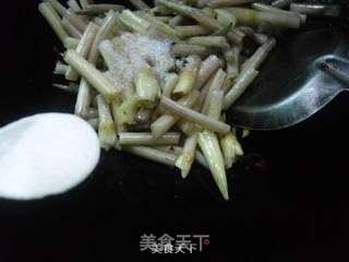 酸辣藕带的做法步骤：5