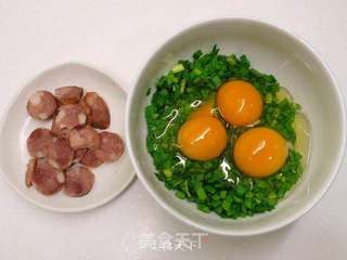 韭菜香肠烘蛋的做法步骤：1
