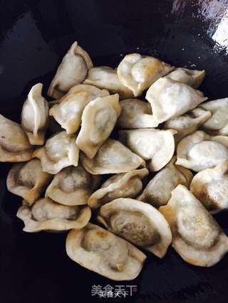 煎饺的做法步骤：4