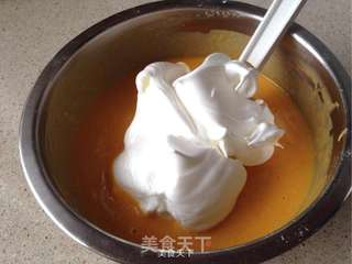 【8寸南瓜戚风蛋糕】的做法步骤:11