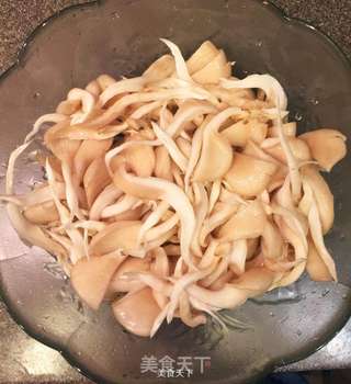 清炒蘑菇的做法步骤:2