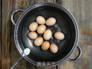 打造经典难忘的立夏蛋=五香茶叶蛋的做法步骤:4