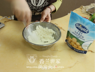 五彩果味小馒头的做法步骤:3