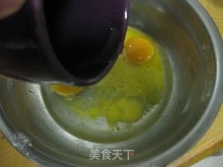 红曲蛋糕卷的做法步骤:2