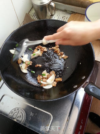 西葫芦杏鲍茹炒肉片的做法步骤:6