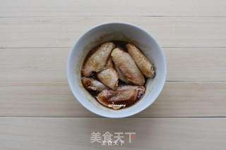 肉酱烤鸡翅的做法步骤:2