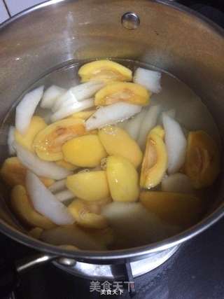 枇杷雪梨糖水的做法步骤:4