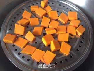 【8寸南瓜戚风蛋糕】的做法步骤:2