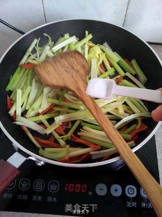 芹菜肉丝的做法步骤：8