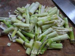 脚骨笋烧排骨的做法步骤:3