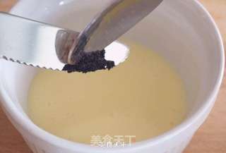 3种口味自制冰淇淋DIY（绿茶 巧克力 香草）--无需冰淇淋机的做法步骤：4