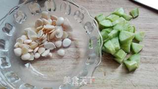 黄瓜杏仁拌纳豆的做法步骤:2