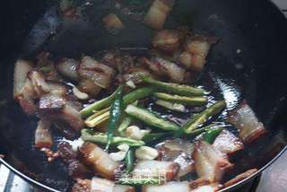 最朴实无华的农家菜【笋干炒腊肉】的做法步骤:5