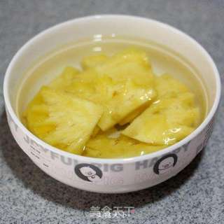 清凉的美粥-----菠萝水果粥的做法步骤:3
