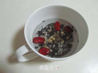 紫米葡萄粥的做法步骤:2