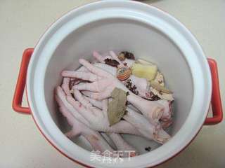 卤鸡爪的做法步骤:2