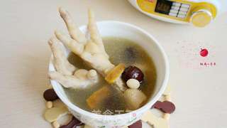 花生红枣鸡爪汤的做法步骤:7