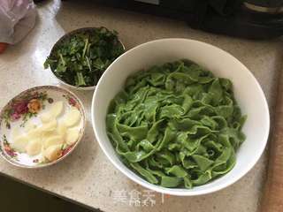 菠菜牛肉块面的做法步骤:13