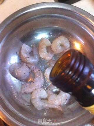 #贝蒂斯特级初榨橄榄油测试#油醋汁藜麦鲜虾色拉的做法步骤:3