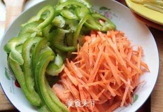 鱼香肉丝的做法步骤:2