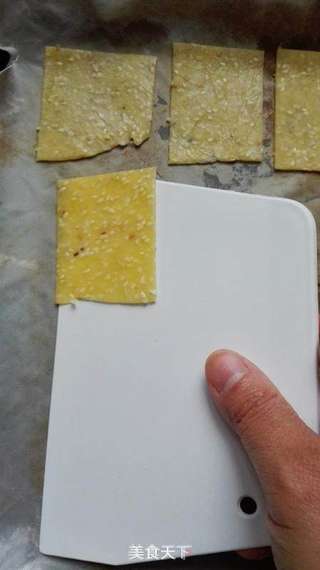 芝麻薄片饼干的做法步骤:9