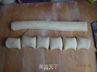 椰蓉小面包椰蓉小排包的做法步骤:7