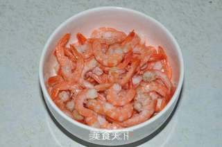 牛油果北极虾沙拉【皇家爱宝康橄榄油体验】的做法步骤：3