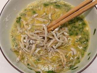 九层塔小鱼嫩蛋煎 ♥ 香草煎蛋4的做法步骤:3