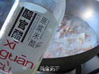 三文鱼骨炖虫草花的做法步骤:6