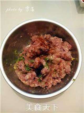 芹菜肉饼的做法步骤:2