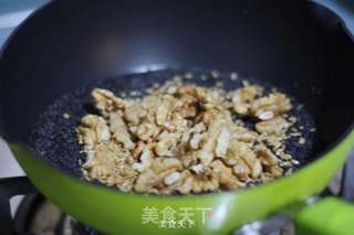 核桃黑芝麻糊的做法步骤:2