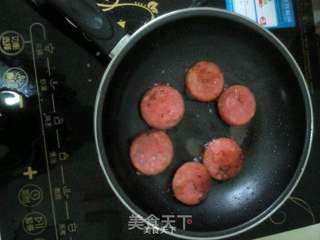 熏烤火腿肠三文治的做法步骤:3