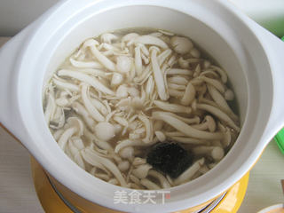 蟹味菇乌鸡汤的做法步骤:5