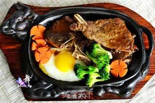 【铁板黑椒丁骨牛排】的做法步骤:7