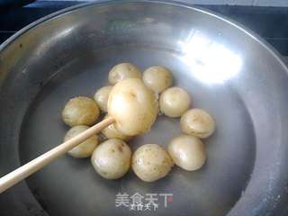 橄榄油香煎小土豆的做法步骤:2