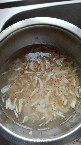 虾皮拌老虎菜的做法步骤:3