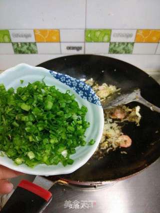 虾仁酸菜糯米饭的做法步骤:7