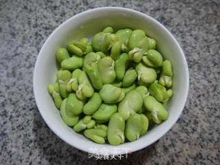 咸肉蚕豆饭的做法步骤:2